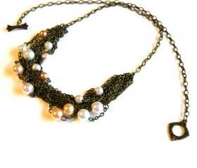 Light Pearls with Brass Chain Necklace