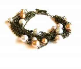 Light Pearls with Brass Chain Bracelet