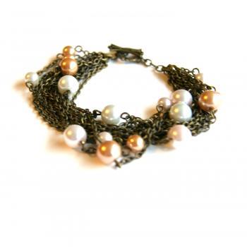 Light Pearls with Brass Chain Bracelet